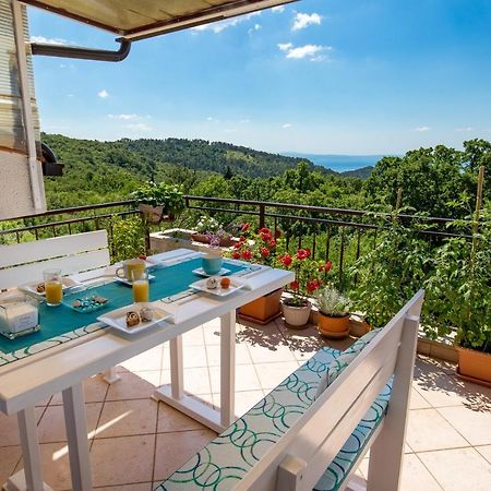 Apartment Magda With A Parking Space And Sea View Rijeka Exterior foto