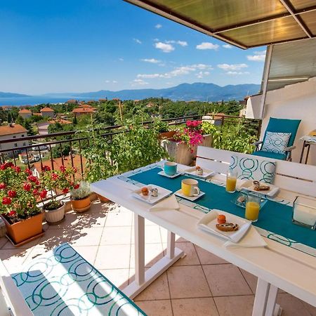 Apartment Magda With A Parking Space And Sea View Rijeka Exterior foto