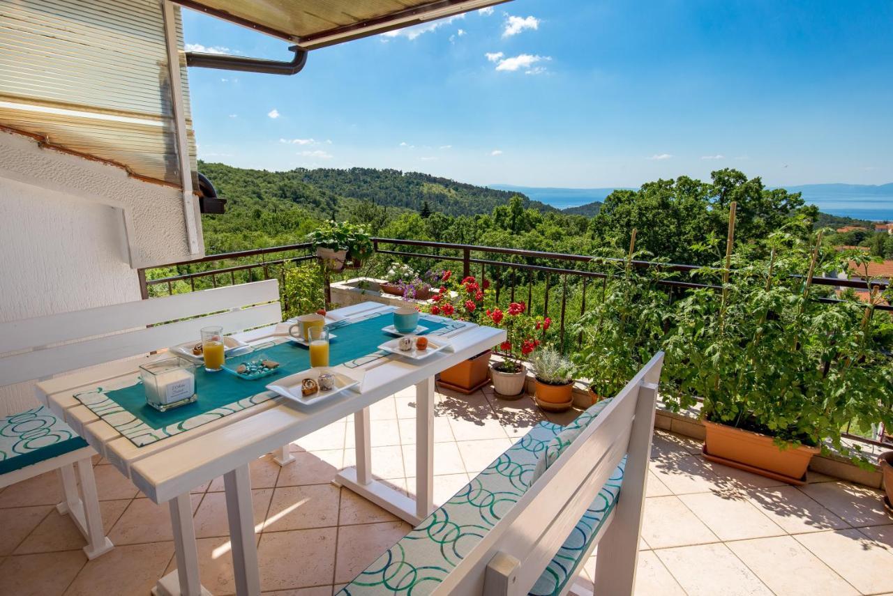 Apartment Magda With A Parking Space And Sea View Rijeka Exterior foto